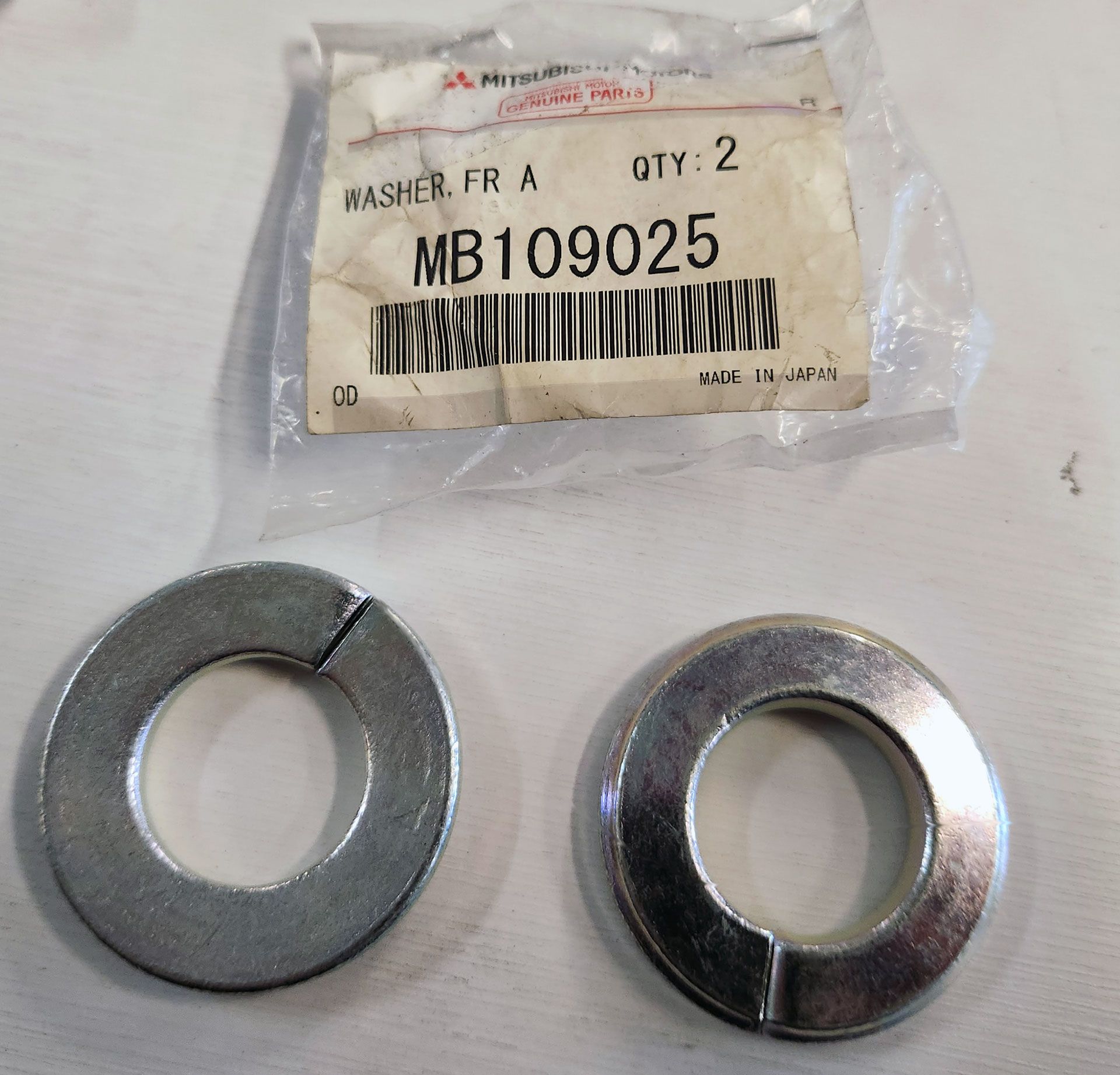 Picture of Axle Lock Washer / Split Washer 3000GT & Stealth MB109025 x 2