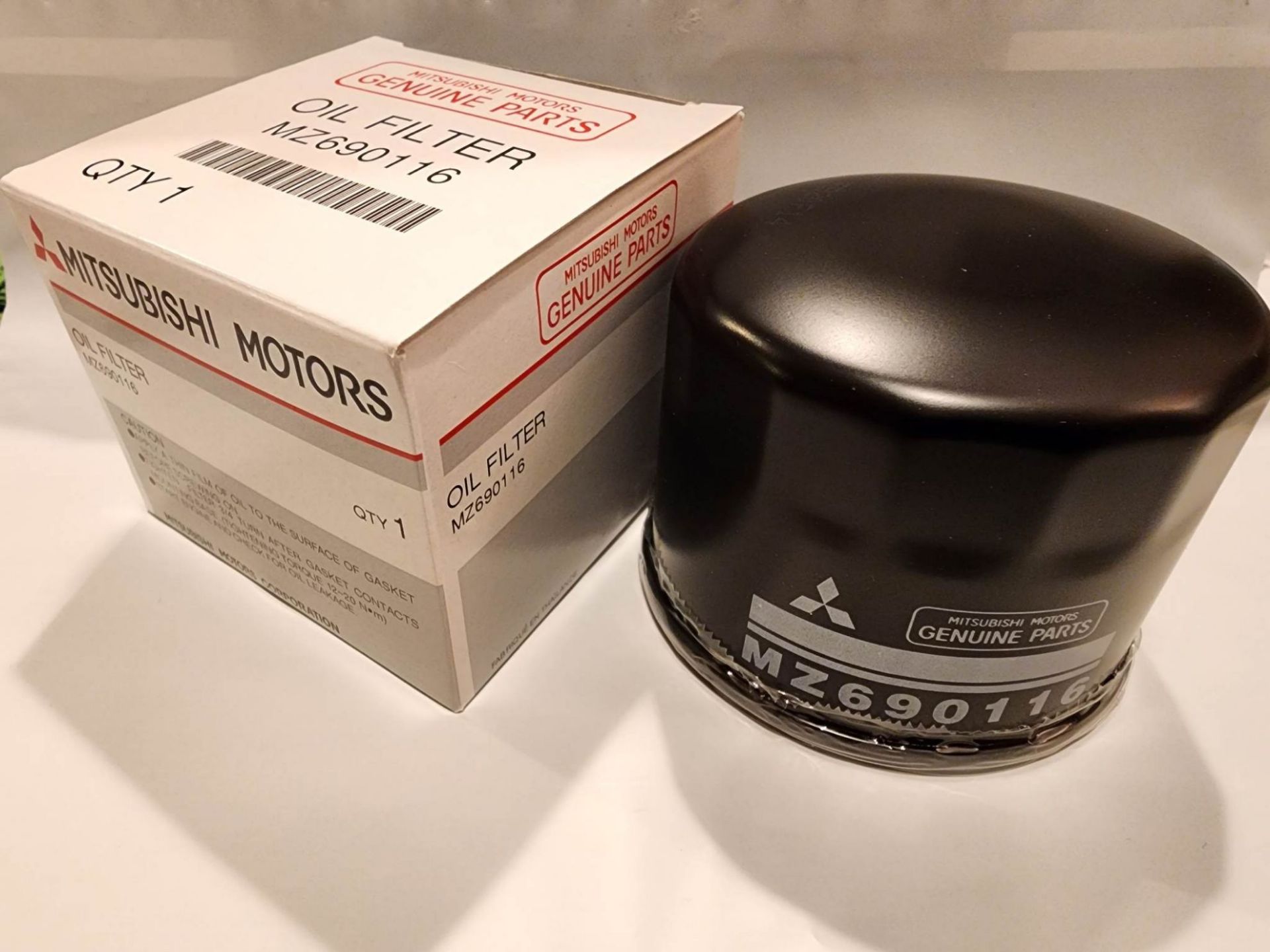 Picture of MZ690116 OEM Mitsubishi 3000GT Stealth EVO Oil Filter