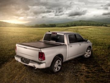 Picture of Roll-N-Lock 15-18 Chevy Colorado-Canyon XSB 59-2-16in M-Series Retractable Tonneau Cover