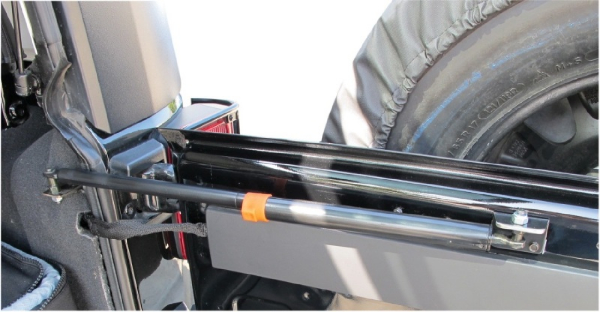 Picture of Rampage 2007-2010 Jeep WranglerJK Rear Door Heavy Duty Gas Strut - Black