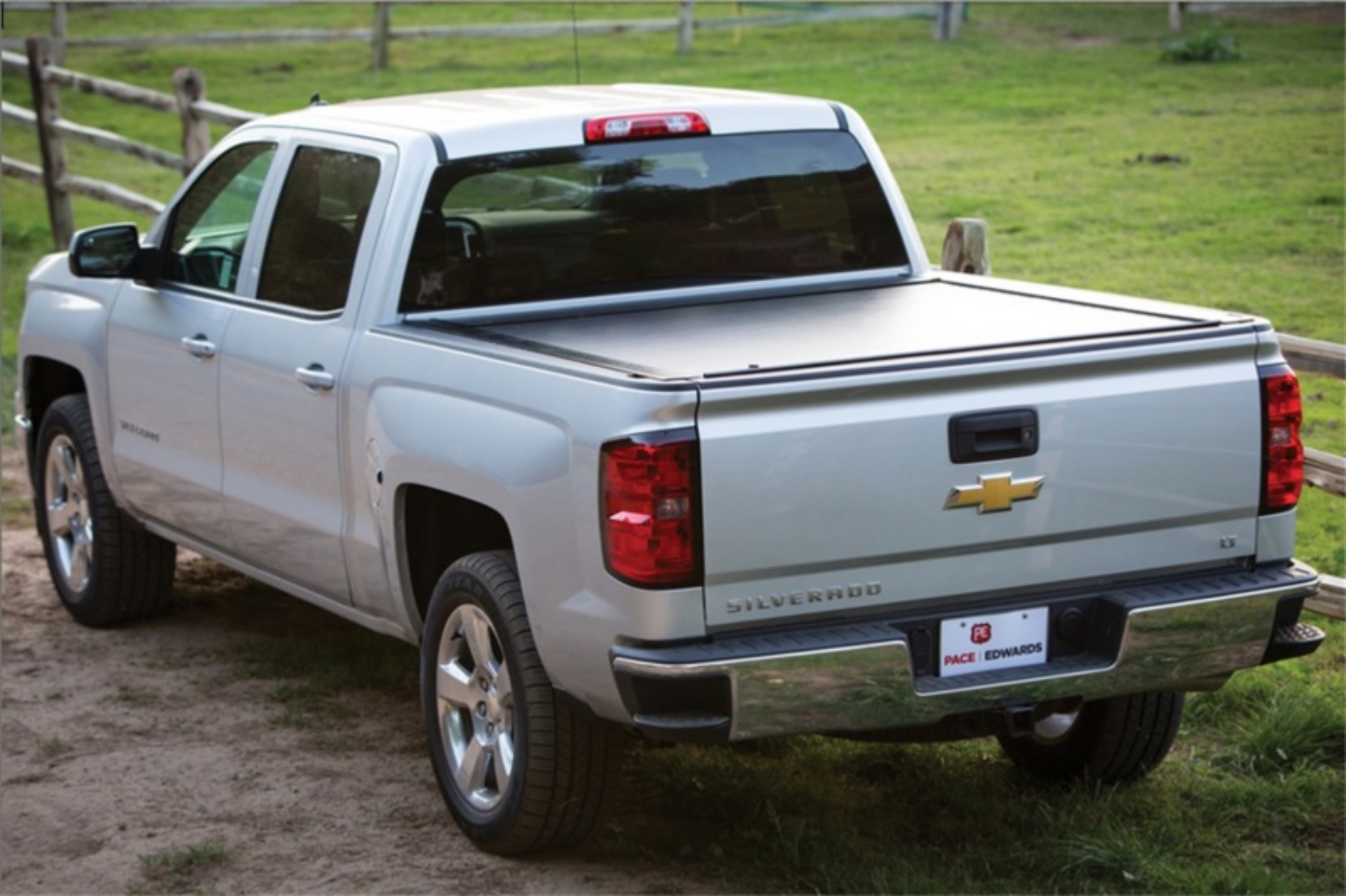 Picture of Pace Edwards 14-16 Chevy-GMC Silverado-Sierra 1500 - 2015 HD 6ft 6in Bed JackRabbit - Matte Finish