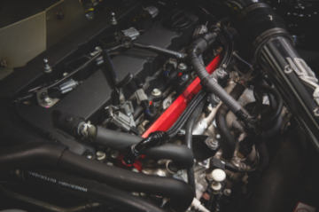 Picture of AMS Performance 08-15 Mitsubishi EVO X CNC Machined Aluminum Fuel Rail w-Pulsation Dampener - Red