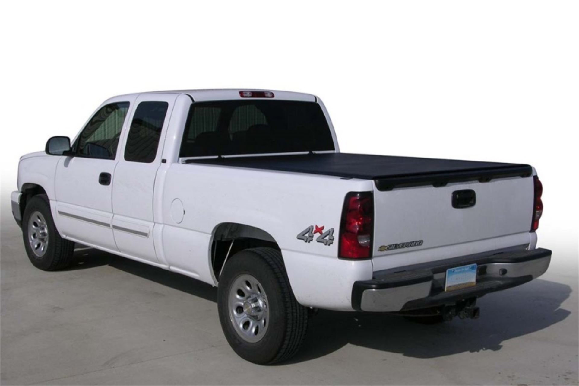 Picture of Access Tonnosport 01-05 Chevy-GMC Full Size 6ft 6in Composite Bed Bolt On Roll-Up Cover